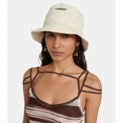 Promo ⭐ Jacquemus Le Bob Gadjo Canvas Bucket Hat 🎉