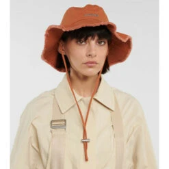 Brand new 🌟 Jacquemus Frayed Cotton Bucket Hat 🎉